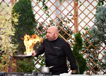 Chefii se luptă pentru o amuletă controversată: „O să aducă multă tensiune în echipă!”
