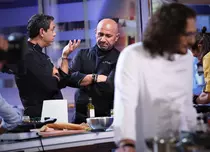 Chefii își aleg bucătarii și află culorile tunicilor în care vor lupta