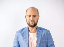 Cosmin Seleși și-a rupt mâna stângă, în vacanță, la schi: „Acum sunt bine. Mă bucur că am scăpat de operație”