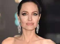 Angelina Jolie vorbește despre sfaturile pe care le oferă fiicelor sale