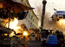 GALERIE FOTO. Cum arată Ryan Reynolds în trailerul oficial „6 Underground”