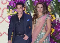 FOTO. Iulia Vântur, în izolare alături de Salman Khan și familia lui: „Suntem în izolare de mai mult de o lună”