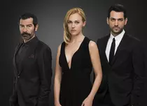 Pro 2 redifuzează serialul turcesc „Regina nopții”, cu Meryem Uzerli și Murat Yildirim
