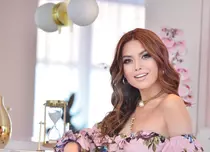 Elena Gheorghe, schimbare de look. Artista a renunțat la părul roșcat
