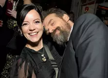 David Harbour, cunoscut din „Stranger Things”, s-a căsătorit cu Lily Allen în Las Vegas