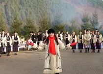 În seara de Ajun Iuliana Tudor adună cetele de colindători la TVR 1