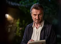 Liam Neeson redevine erou de acțiune, în filmul „In the Land of Saints and Sinners”