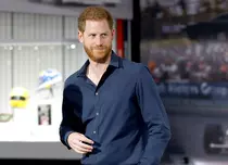 Timpul trece, leafa merge! Prințul Harry are două locuri de muncă