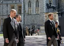 Ce și-au spus prinții William și Harry la ieșirea din biserică, după înmormântarea bunicului lor, Prințul Philip