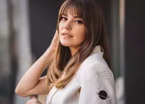 Pauza s-a terminat! Asli Enver a bătut palma cu Netflix pentru un film nou-nouț