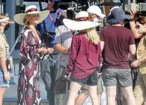 Au început filmările la „Knives Out 2”, în Grecia. Primele fotografii cu Kate Hudson și Daniel Craig