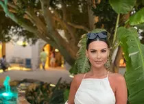 Vacanță pe insulă! Cum arată Lavinia Pârva în costum de baie și nemachiată