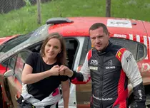 De la pupitrul știrilor, la raliu! Cum a ajuns Ioana Maria Moldovan să fie copilot în Raliul Moldovei: „Greu de explicat în cuvinte ce simți”