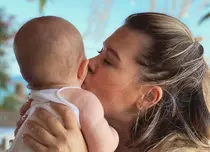 Gina Pistol, emoții în miez de noapte din cauza micuței Josephine. „S-a trezit plângând și...”