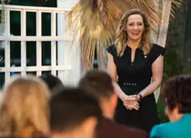 Elena Lasconi revine la tv. Ce rol va avea în emisiunea „Căsătoriți pe nevăzute” de la Pro TV