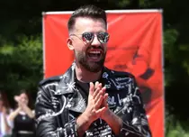 Florin Ristei a investit banii pe care i-a făcut alături de trupa Amicii, cu 2 decenii în urmă. Ce sfat i-a dat mama artistului