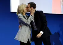 Emmanuel și Brigitte Macron, într-o nouă biografie: „Am fost atrași unul de celălalt din prima zi, ca și cum ar fi fost de la sine înțeles”