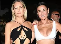 Kate Hudson și Demi Moore, ținute spectaculoase la Festivalul de Film de la Veneția
