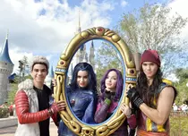 20 noiembrie este ziua „Descendenților” la Disney Channel. Cele trei filme și un episod special, difuzat în premieră, vor fi pe post sâmbăta aceasta