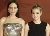 10 tinere care seamănă leit cu mamele lor celebre