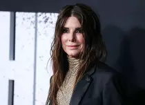 Sandra Bullock, apariție strălucitoare și îndrăzneață la premiera filmului „The Unforgivable”