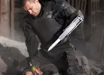 Filme la TV azi, 8 decembrie: „Soldatul universal 3 - Regenerarea”, „Ecks contra sever”, „Cum să faci ca s-o desfaci”