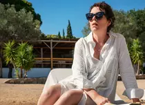 „Fiica ascunsă”, noua ecranizare după Elena Ferrante, „filmul anului” de la Netflix