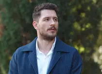 Uraz Kaygılaroğlu, apariție surprinzătoare! Cum a reușit actorul din „Fiica ambasadorului” să-și uimească fanii