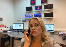 Ce a pățit o jurnalistă din Rusia după ce a arătat la TV un mesaj antirăzboi. Momentul, viral în mediul online