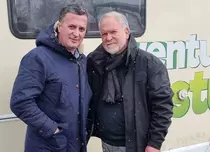 Ce spun Dezbrăcatu’ și Antonio Passarelli despre noul show de la Prima TV, „Aventurierii gustului”
