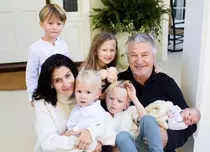 Momente de cumpănă pentru Alec Baldwin. Fotografiile impresionante postate de soția actorului