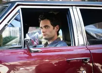 Prima imagine cu Penn Badgley de la filmările „You”, sezonul 4. Unde se filmează serialul Netflix