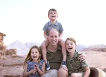 Imagini adorabile cu William, publicate de Charles și regina Elisabeta a II-a chiar în ziua în care prințul a împlinit 40 de ani