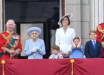 14 reguli incomode pe care familia regală britanică trebuie să le respecte. Ce cadouri nu au voie niciodată să primească