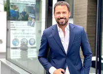 Alexandru Constantin, despre televiziune, primul job ca ospătar și afacerea cu frizerii