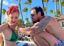 Daniel Pavel și iubita lui, imagini de vis din vacanță. Ana Maria arată impecabil în costum de baie