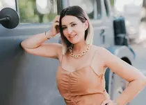Ela Crăciun ar fi în stare să-și construiască singură casa. „Fiecare vizită pe șantier e de multe ori ca un duș rece”