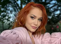 Feli, transformare de look uimitoare pentru noul ei videoclip. A lansat melodia „Dragoste nebună”