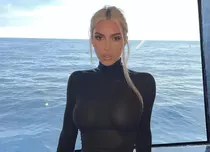 Kim Kardashian a dezvăluit că și-a făcut recent o procedură dureroasă de remodelare a stomacului