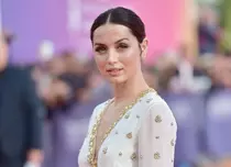 Ana de Armas le-a dat „block” foștilor iubiți! Look-ul de infarct cu care actrița a încins internetul la piscină