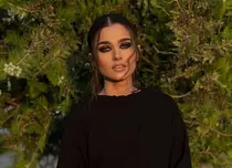 Theo Rose, apariție de senzație într-un costum de baie minuscul. Cum s-a fotografiat pe o plajă din Thailanda