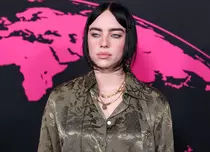 Billie Eilish și-a confirmat relația cu muzicianul Jesse Rutherford. Între cei doi artiști e o diferență de 11 ani