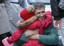 „Visuri la cheie”, 12 octombrie 2022. Povestea unor copii care au rămas în grija bunicii. „Mi-e dor de mami. Nu mai vine deloc din pământ”