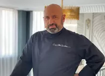 „Niciodată nu am coborât sub suma aia”. Ce salariu uluitor avea Cătălin Scărlătescu în anii '90 și cât câștigă acum, la „Chefi la cuțite”