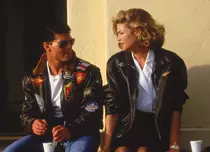 Filme la TV azi, 28 noiembrie: „Top Gun”, „Matrix Renașterea”, „Aproape celebri”, „Caut cavaler de onoare”