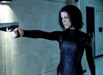 Filme la TV azi, 10 noiembrie: „Lumea de dincolo: Trezirea la viață”, „Țintă primară”, „Albatros”