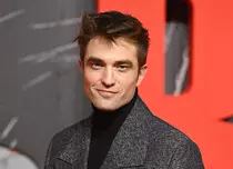 Robert Pattinson și iubita lui, Suki Waterhouse, prima apariție împreună pe covorul roșu