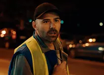 Spike a lansat o piesă specială pentru „Taximetriști”, comedia despre viața de noapte din București regizată de Bogdan Theodor Olteanu