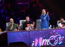 iUmor 2023. Cătălin Bordea, uimit de spectacolul pe acorduri de chitară oferit de doi artiști străini. „Alt nivel de umor!”