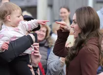 Kate Middleton, la prima sa vizită oficială în Cornwall de când a preluat titlul de Ducesă. Prințesa a topit inimile celor prezenți